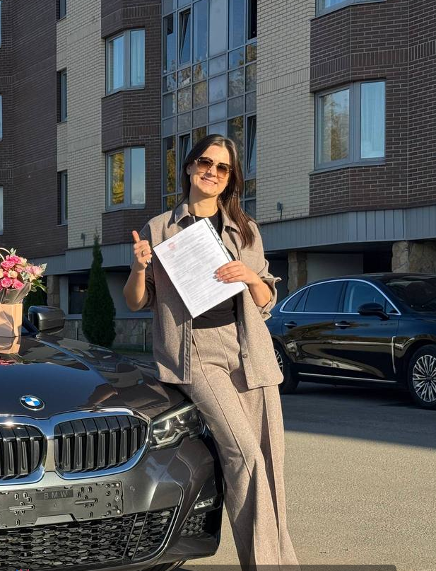 Ребята очень быстро помогли. Буквально за два-три раза её выбрали на спортивных колёсах. Просто кайф. И год, и то, что она не крашеная, ничего, т.е. абсолютно новая машина за такие деньги. Это просто восторг.