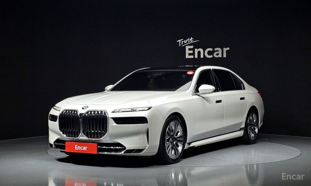 BMW 7-Series 2023
