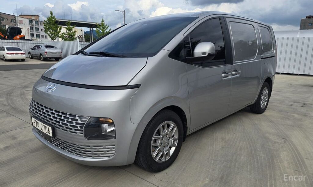 Hyundai Staria 2022
