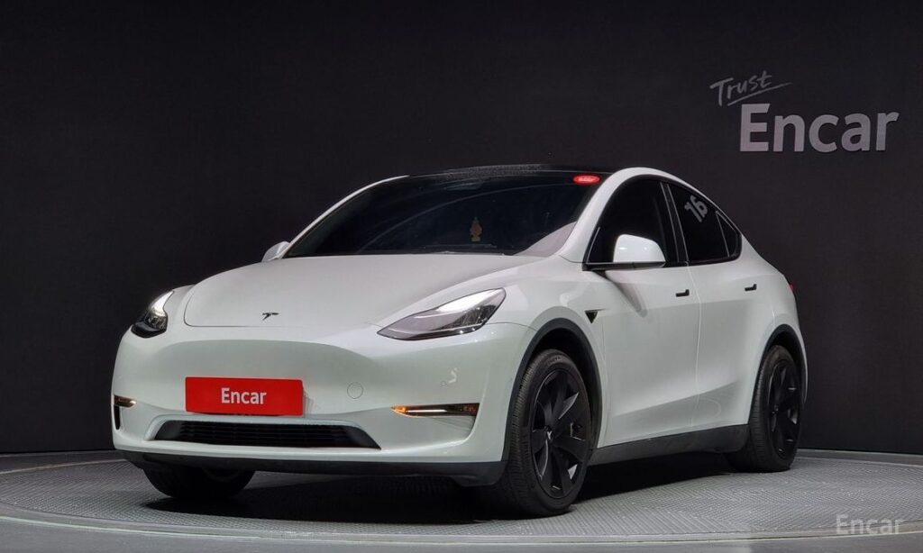 Tesla Model Y 2021