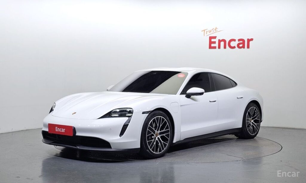 Porsche Taycan 2022