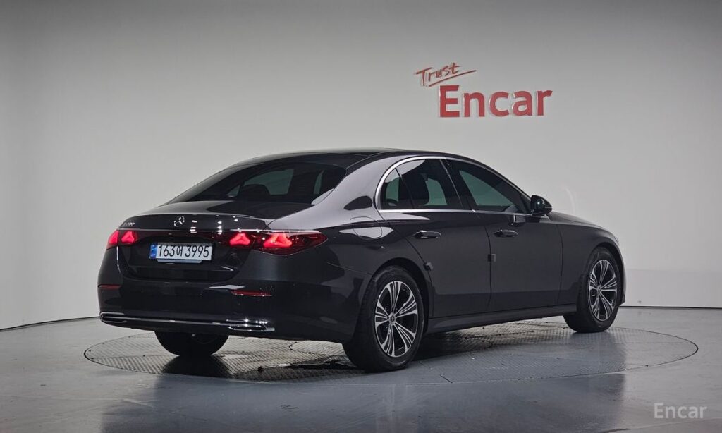 Mercedes-Benz E-Class 2024