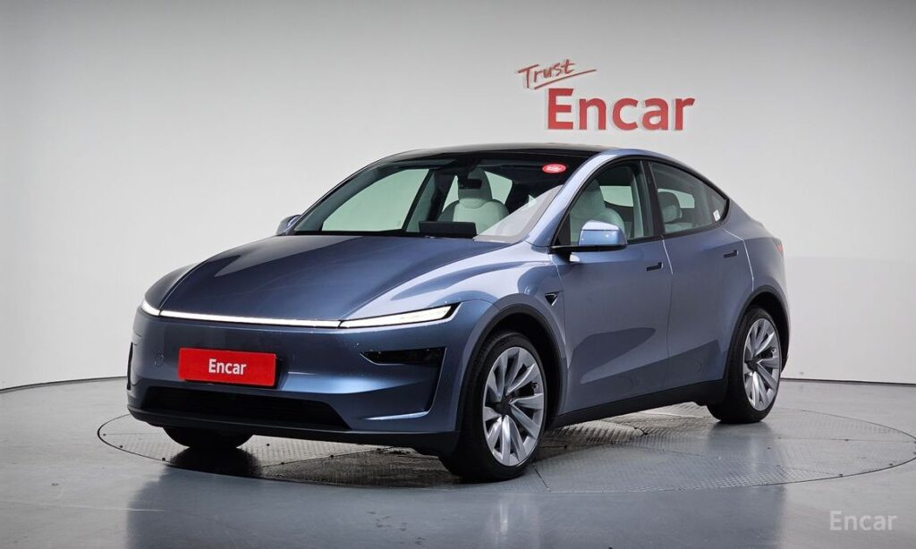 Tesla Model Y 2025