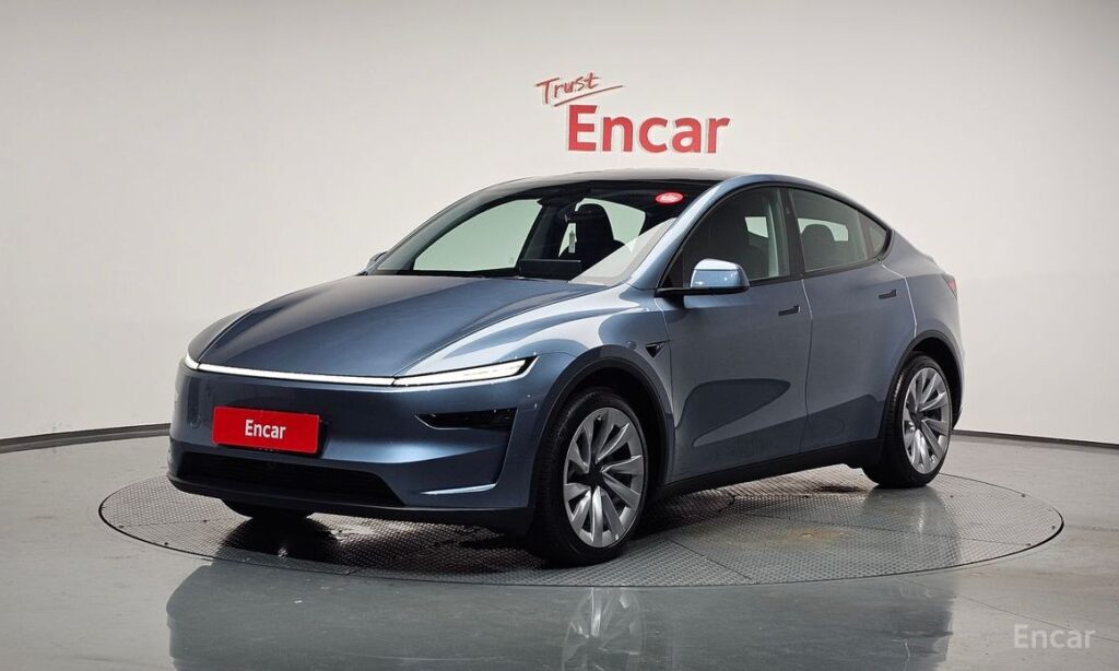 Tesla Model Y 2025