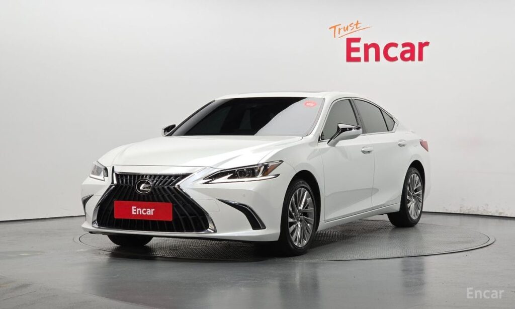 Lexus ES 2023