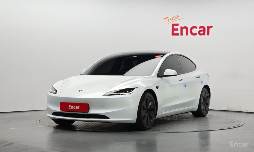 Tesla Model 3 2024