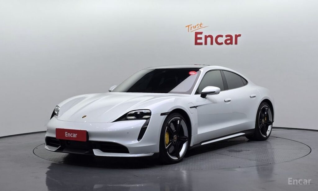 Porsche Taycan 2021