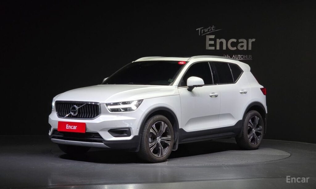 Volvo XC40 2021