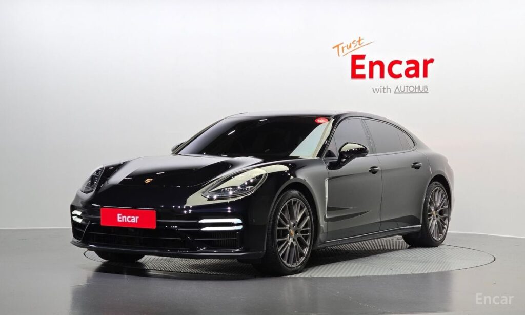 Porsche Panamera 2021