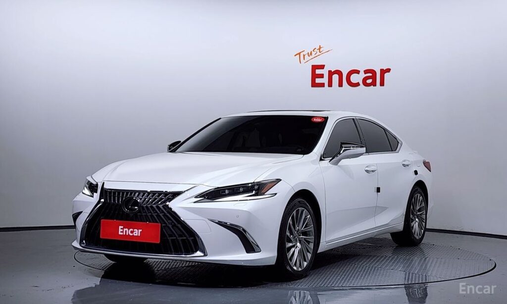 Lexus ES 2023