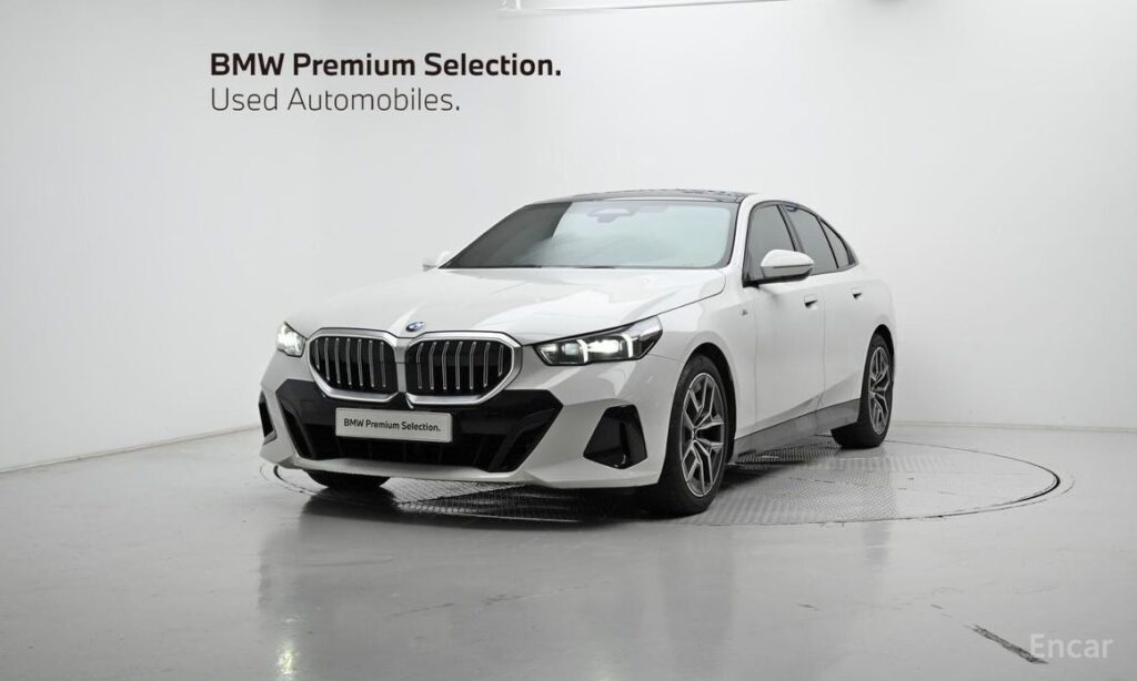 BMW 5-Series 2024