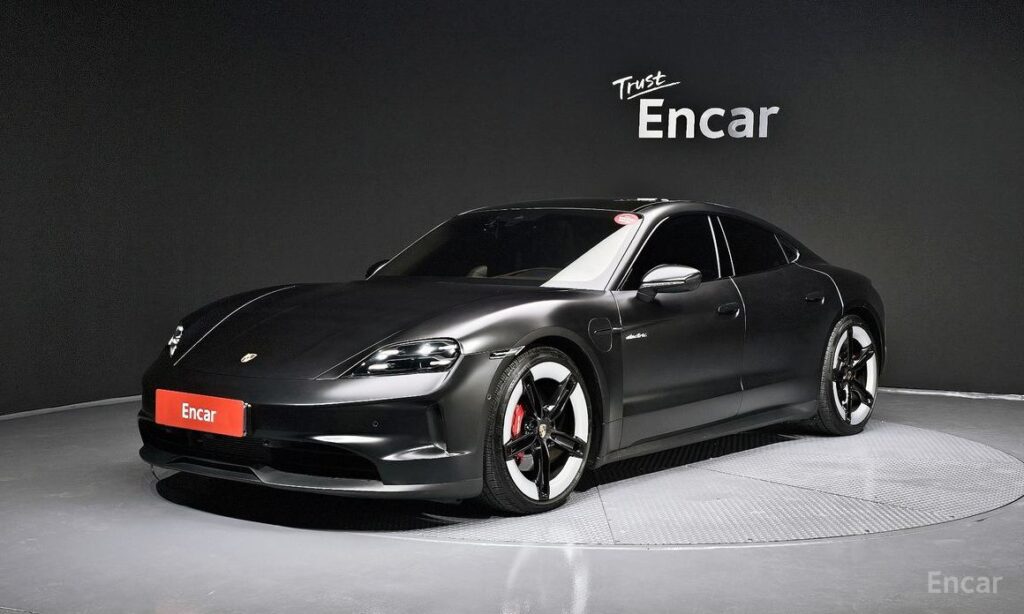 Porsche Taycan 2025