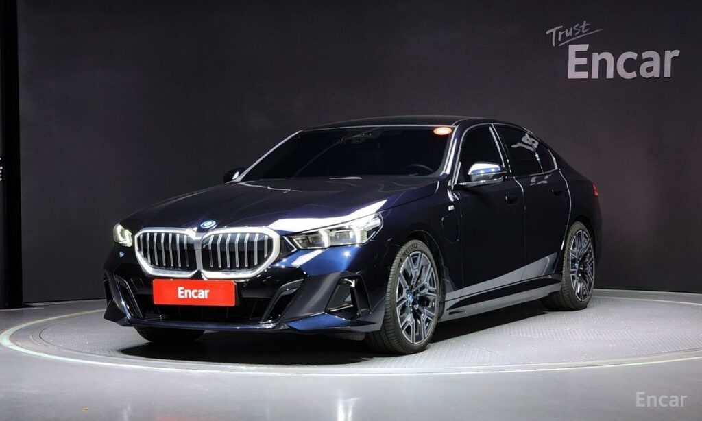 BMW 5-Series 2025
