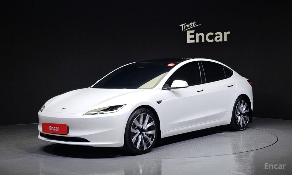 Tesla Model 3 2025