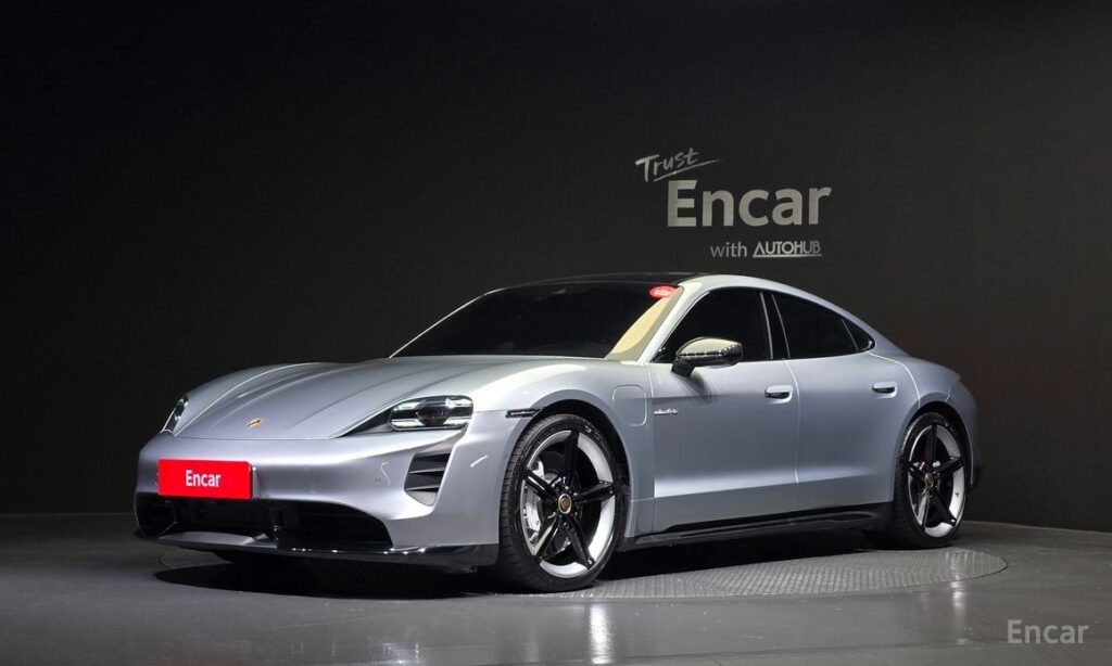Porsche Taycan 2021