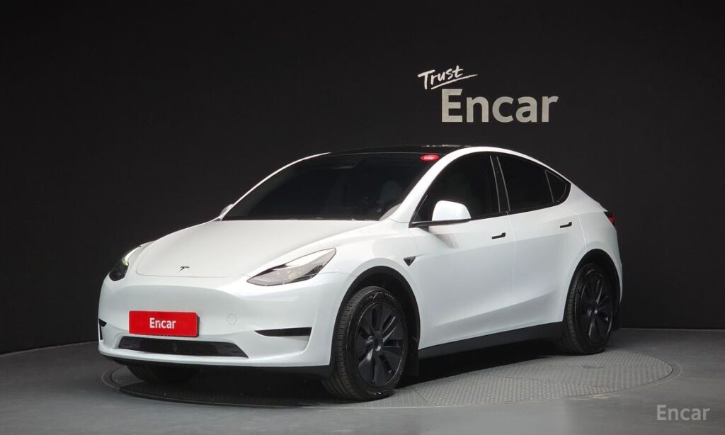 Tesla Model Y 2024