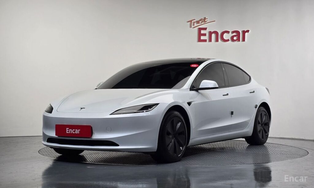 Tesla Model 3 2024
