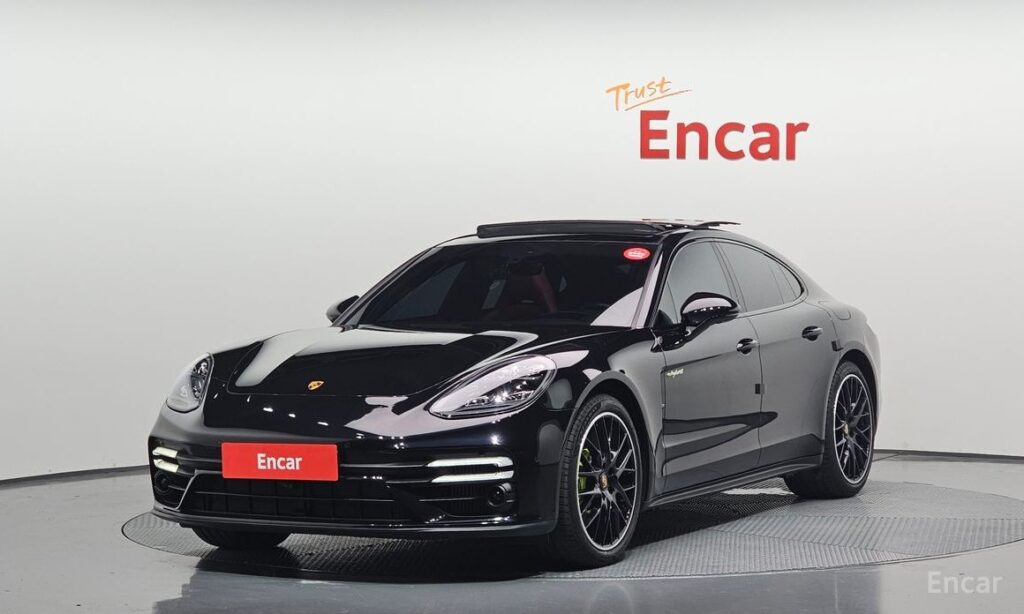 Porsche Panamera 2021