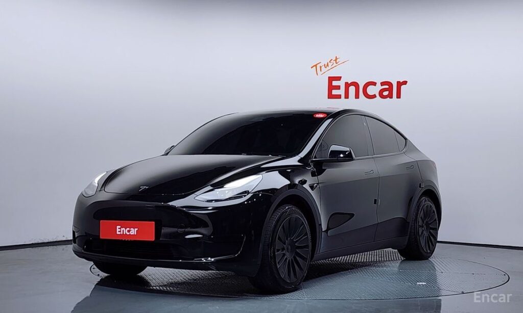 Tesla Model Y 2024
