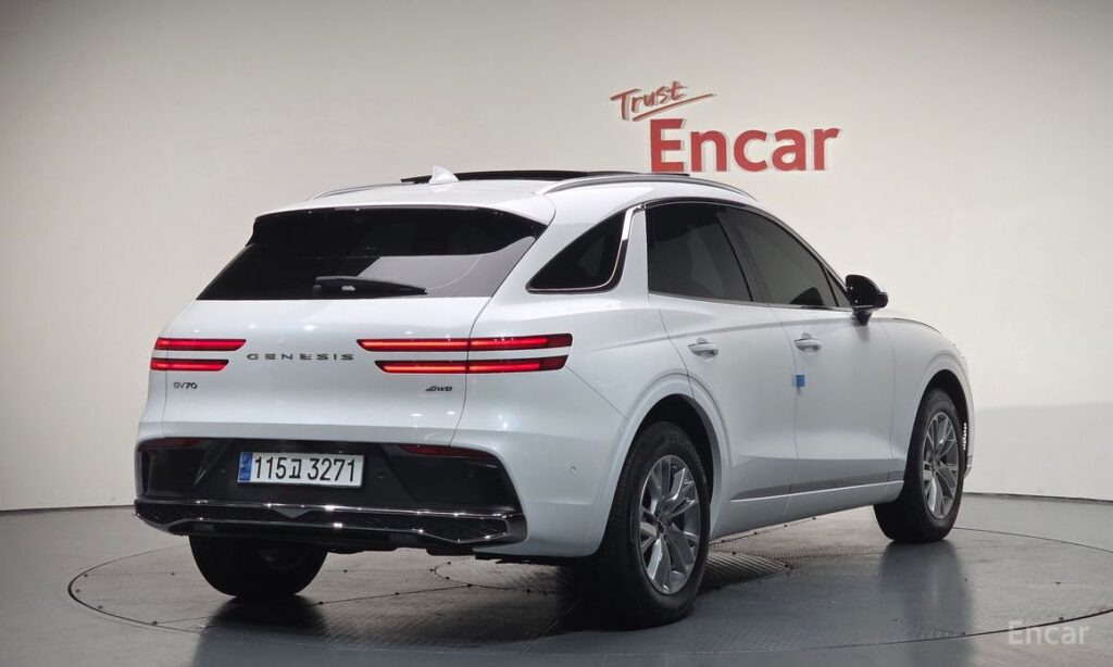 Genesis GV70 2025