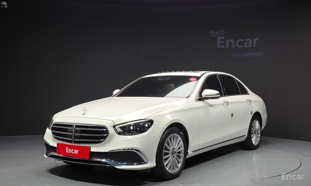 Mercedes-Benz E-Class 2022