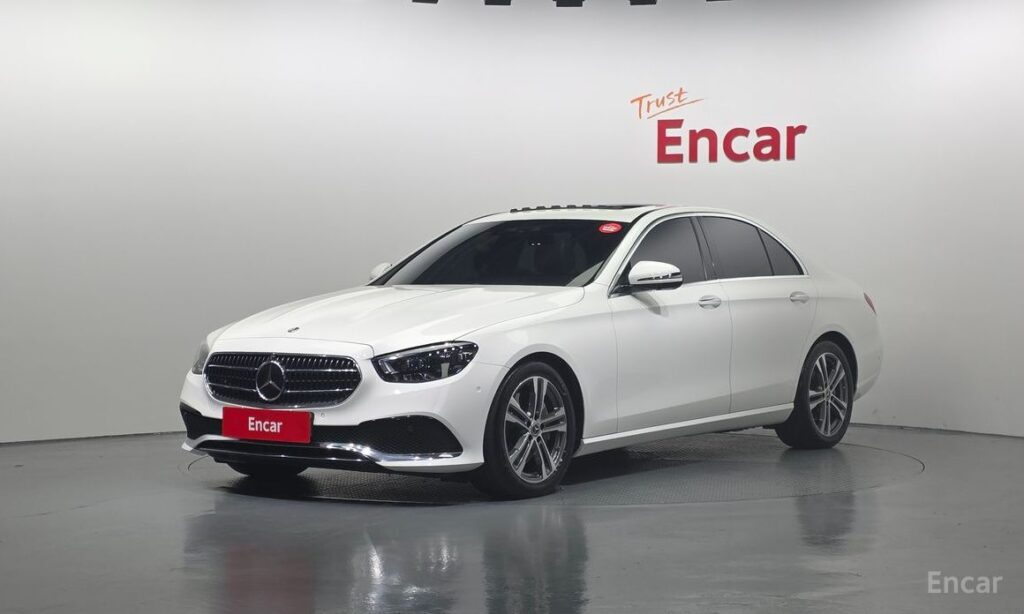 Mercedes-Benz E-Class 2022
