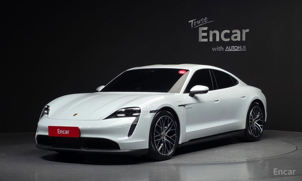 Porsche Taycan 2022