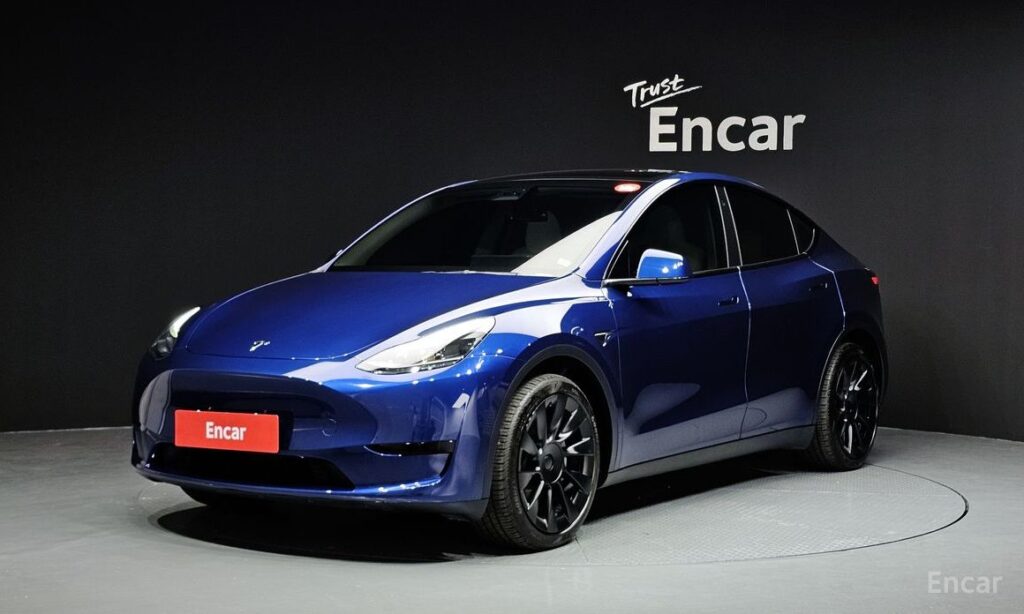 Tesla Model Y 2024