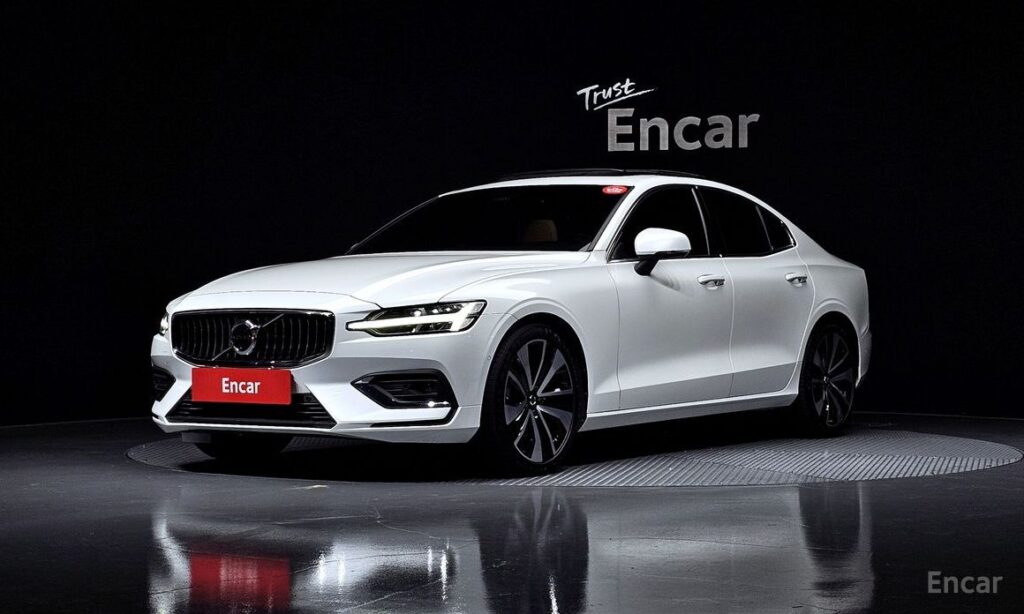 Volvo S60 2025