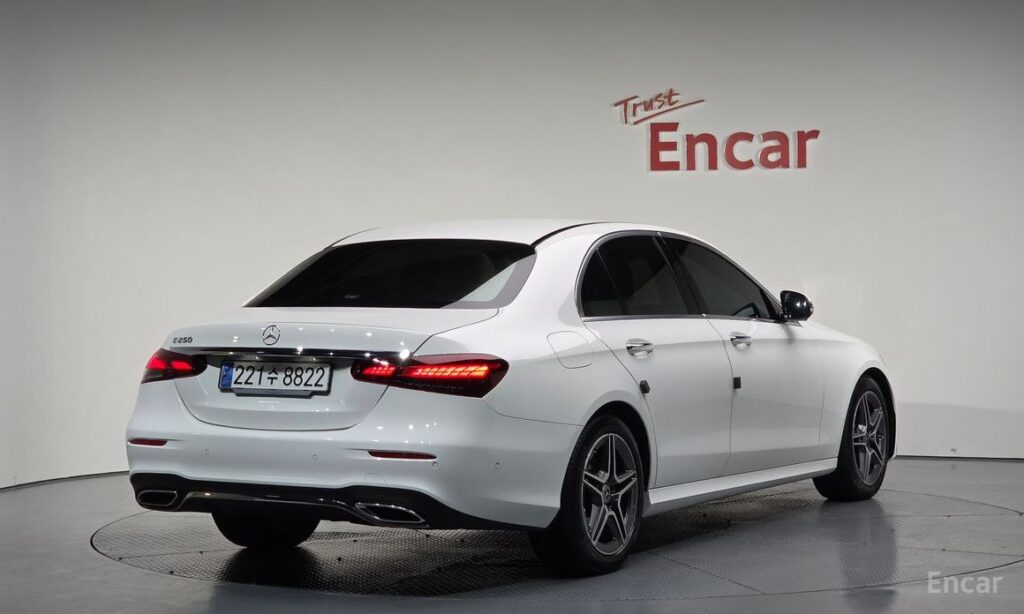 Mercedes-Benz E-Class 2023