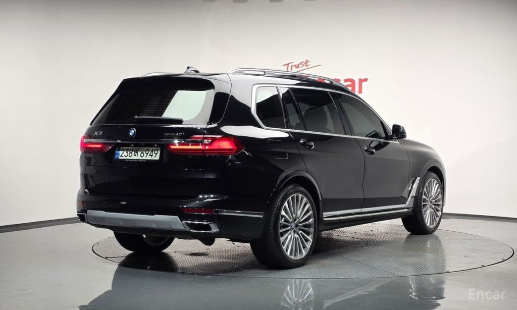 BMW X7 2021