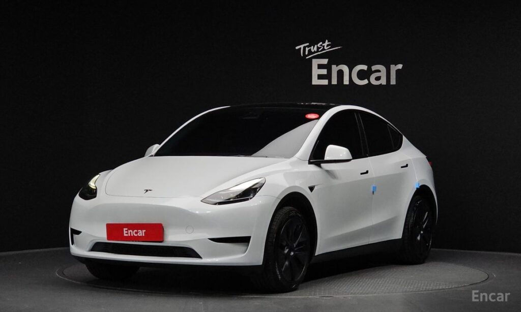 Tesla Model Y 2024