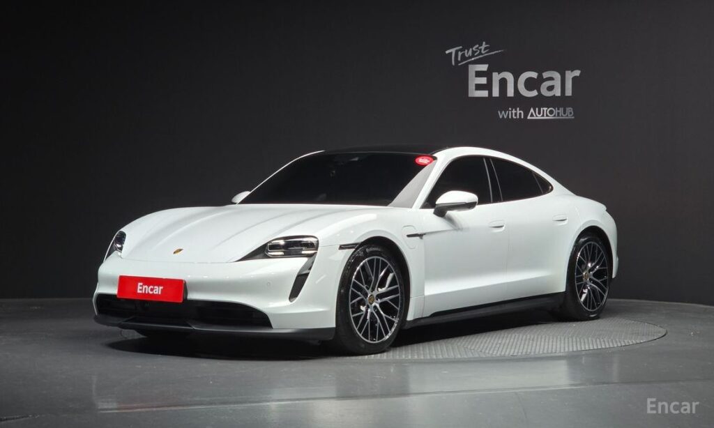 Porsche Taycan 2022