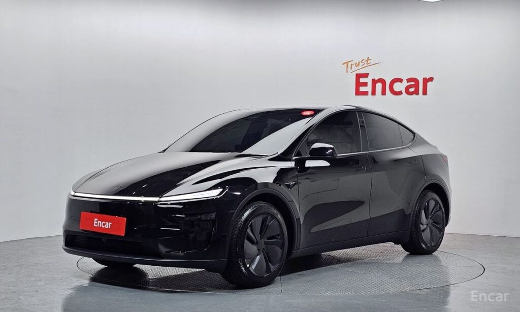 Tesla Model Y 2025