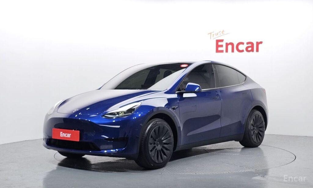 Tesla Model Y 2024