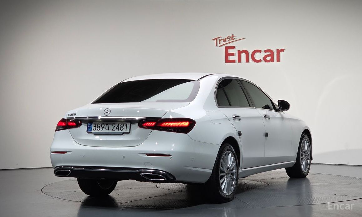 Mercedes-Benz E-Class 2023