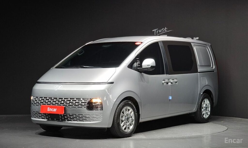 Hyundai Staria 2025