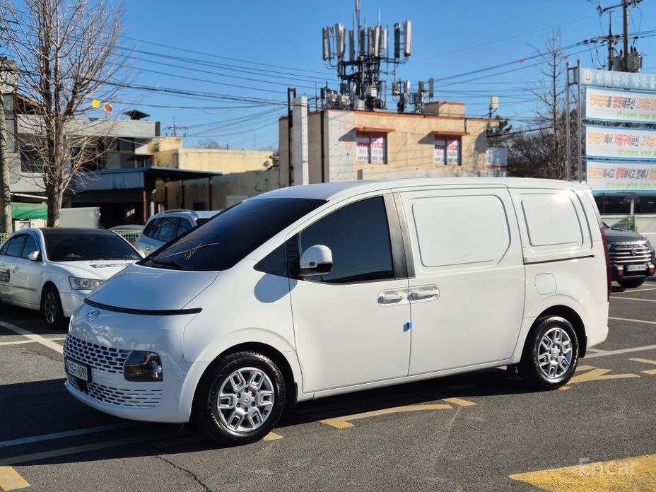 Hyundai Staria 2023