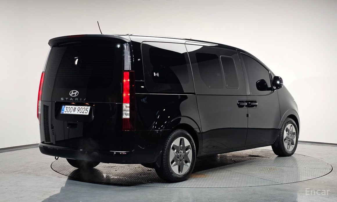 Hyundai Staria 2025