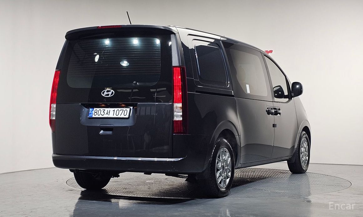 Hyundai Staria 2025