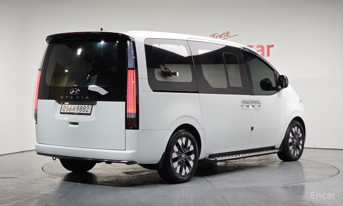 Hyundai Staria 2023
