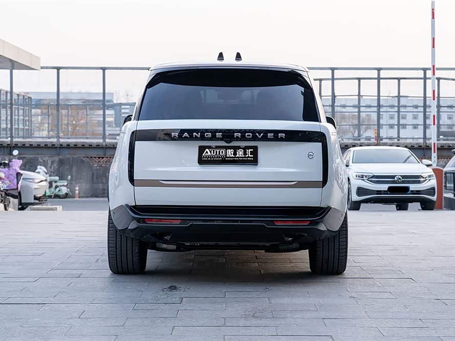 Land Rover Range Rover 3.0 L6 400 PS SV Extended Premium Creation 4-Seater