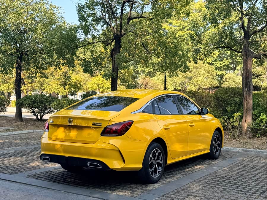 Motor MG 5 180 DVVT Manual Youth Luxury