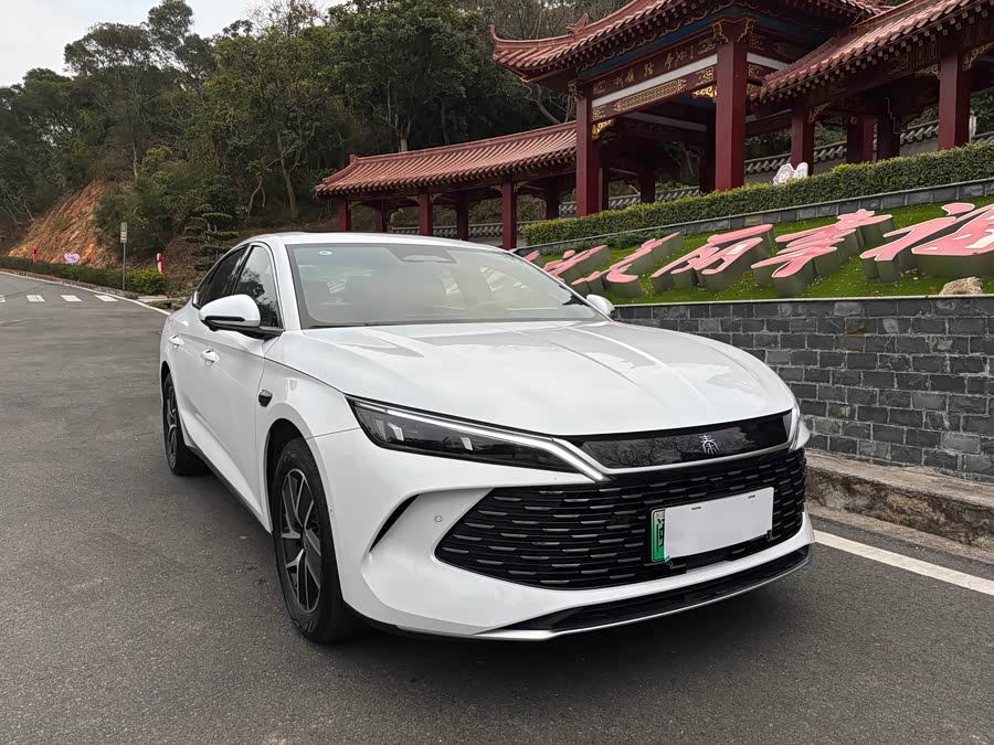 BYD Qin L DM-i Smart Driving 120 km Leading