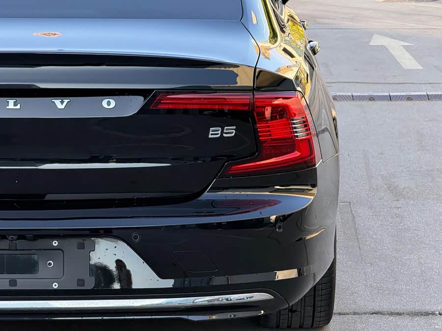 Volvo S90