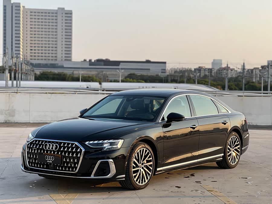 Audi A8L 55 TFSI quattro Flagship