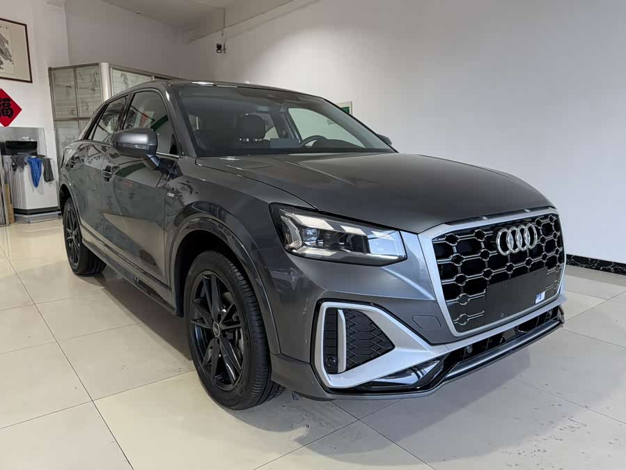 Audi Q2L