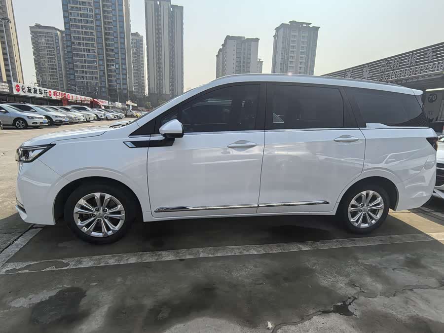 Wuling Jiachen