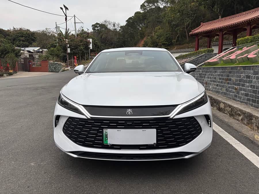 BYD Qin L DM-i Smart Driving 120 km Leading