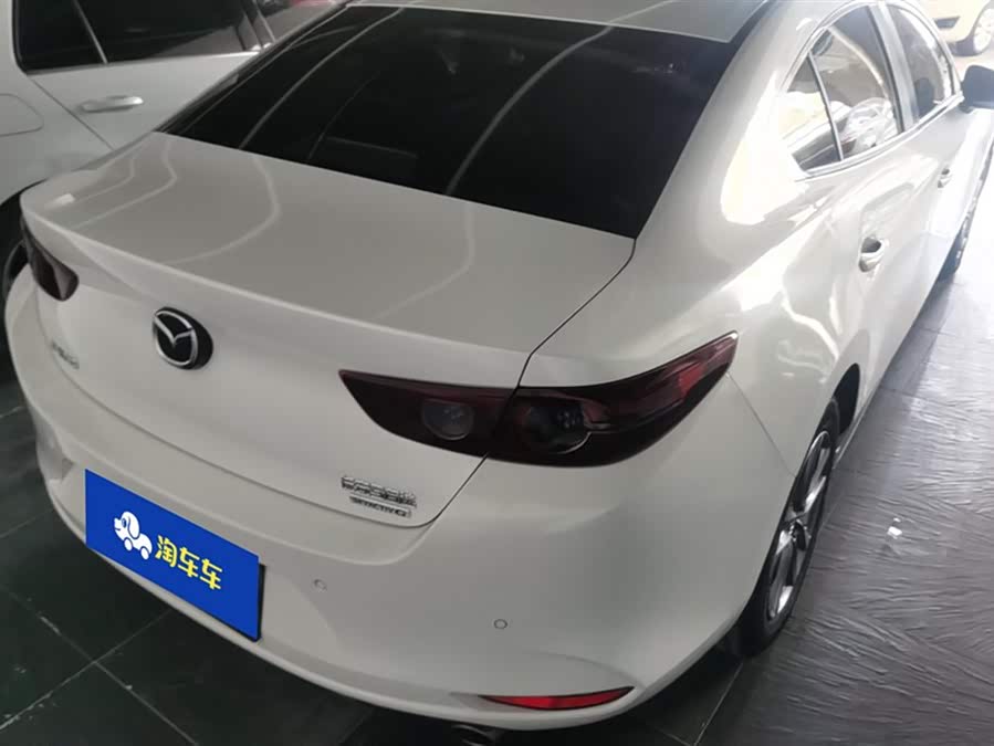 Mazda 3 Axela 2.0